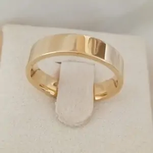 ALIANÇA DE MOEDA 4MM RETA