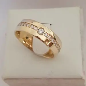 ALIANÇA DE MOEDA 6,0MM COM 21 PEDRAS